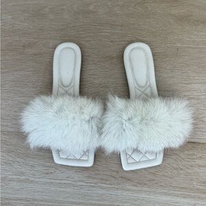 Bridal white Fluffy Fur slide Sandals with Quilted Footbed size 37 eu- 7 us